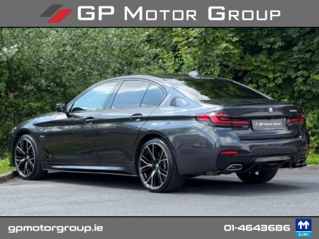 2022 BMW 5-Series - photo 8