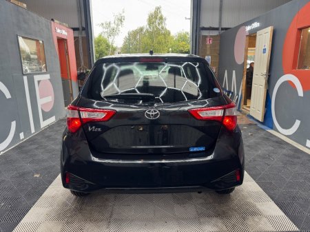 2018 Toyota Vitz - photo 4