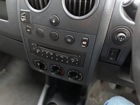 2004 Peugeot Partner - photo 11