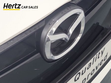 2024 Mazda Mazda2 - photo 9