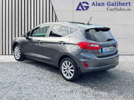 2020 Ford Fiesta - photo 2