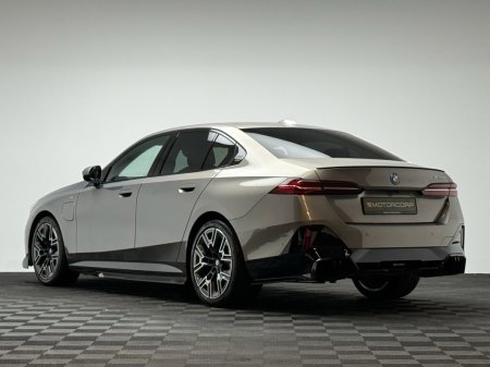 2025 BMW 5-Series - photo 5