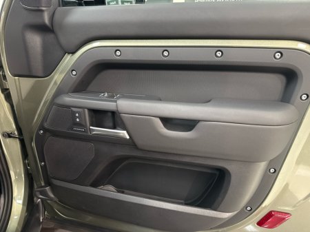 2025 Land Rover Defender - photo 22
