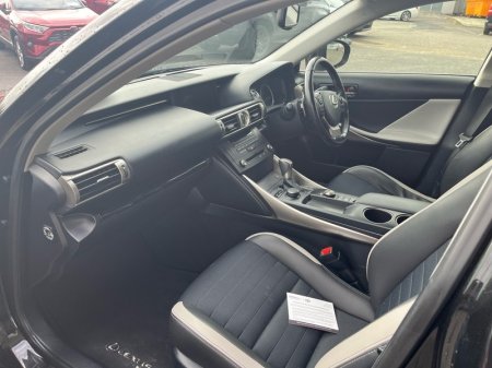 2016 Lexus IS - photo 6