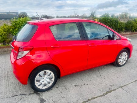 2012 Toyota Yaris - photo 6