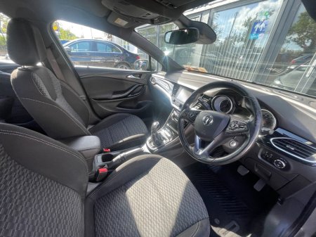 2017 Vauxhall Astra - photo 7