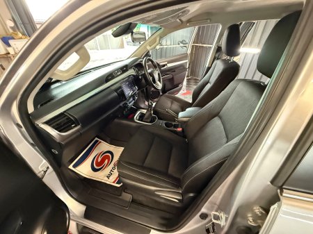 2025 Toyota Hilux - photo 14