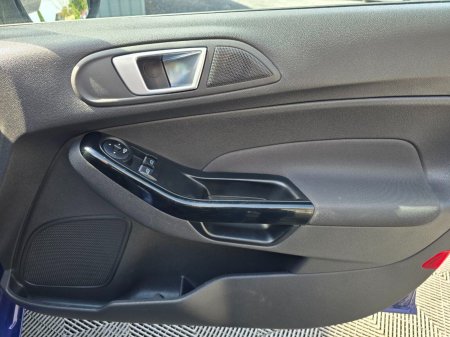 2015 Ford Fiesta - photo 19