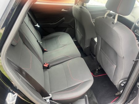 2016 Ford Focus - photo 10