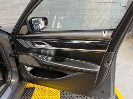 2021 BMW 7-Series - photo 16