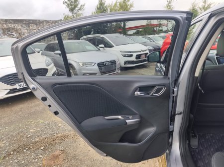 2017 Honda Grace - photo 11