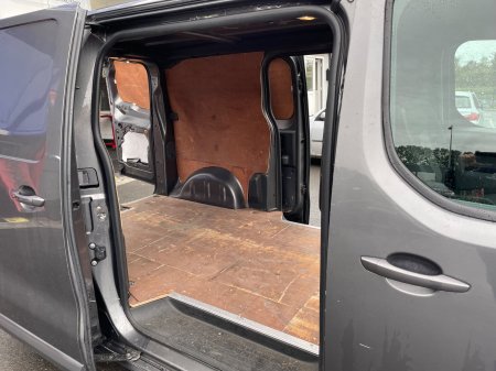 2022 Vauxhall Vivaro - photo 16