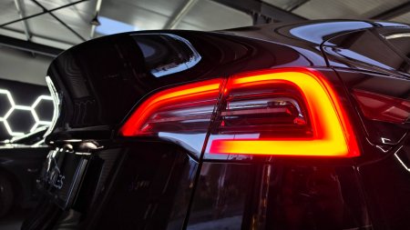 2023 Tesla Model Y - photo 8