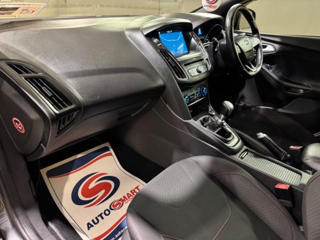 2017 Ford Focus - photo 13