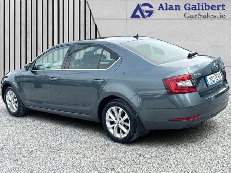 2020 Skoda Octavia - photo 2