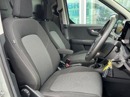 2024 Ford Transit Courier - photo 15