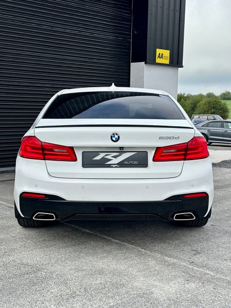 2017 BMW 5-Series - photo 14