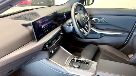 2025 BMW 3-Series - photo 9