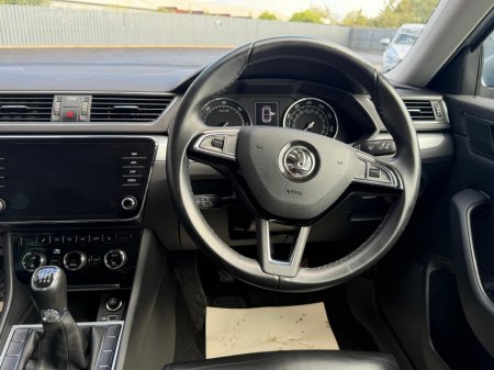 2020 Skoda Superb - photo 16