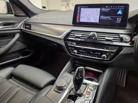 2023 BMW 5-Series - photo 10