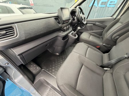 2023 Renault Trafic - photo 36