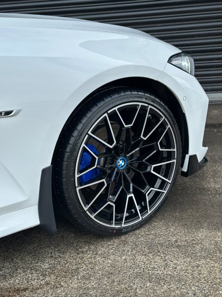 2022 BMW 3-Series - photo 9