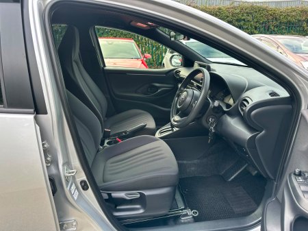 2020 Toyota Yaris - photo 13