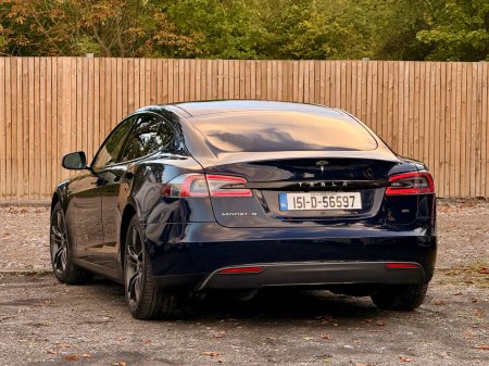 2015 Tesla Model S - photo 16