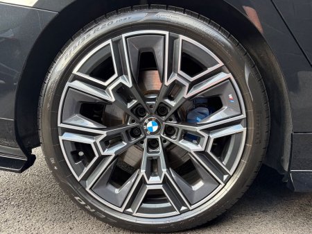 2026 BMW 5-Series - photo 3
