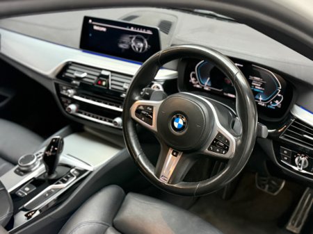 2020 BMW 5-Series - photo 10