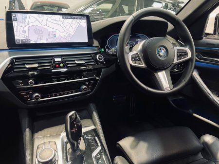 2022 BMW 5-Series - photo 16