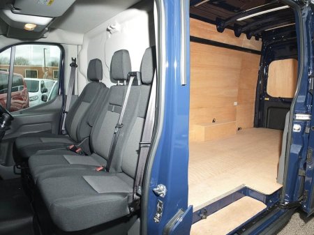 2025 Ford Transit - photo 2