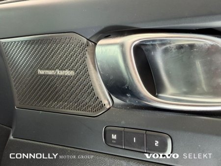 2025 Volvo EX40 - photo 28