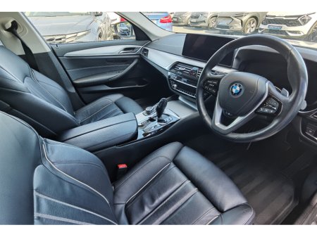 2022 BMW 5-Series - photo 8