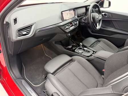 2024 BMW 1-Series - photo 16