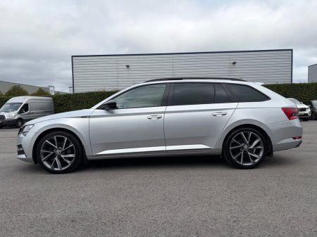 2022 Skoda Superb - photo 2