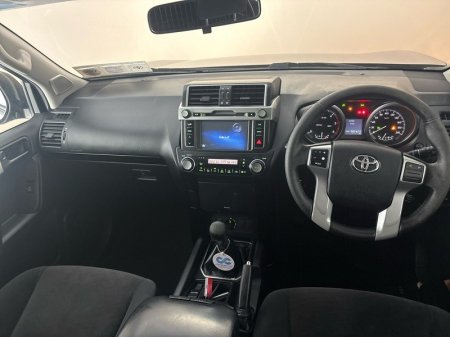 2017 Toyota Land Cruiser - photo 8