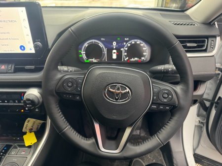 2025 Toyota RAV4 - photo 13