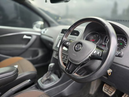 2017 Volkswagen Polo - photo 2