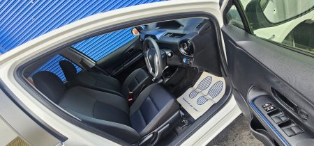2015 Toyota Aqua - photo 5