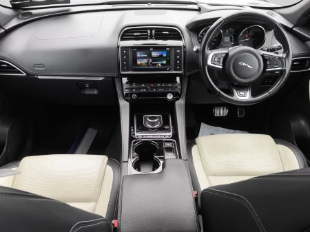 2016 Jaguar F-Pace - photo 11