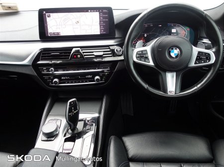 2021 BMW 5-Series - photo 2
