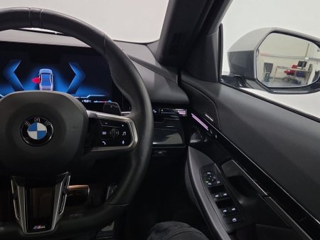 2024 BMW 5-Series - photo 18