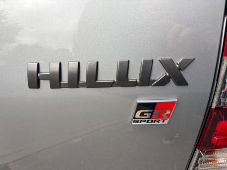 2023 Toyota Hilux - photo 7