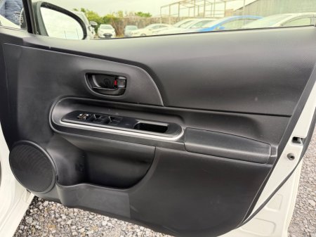 2019 Toyota Aqua - photo 26