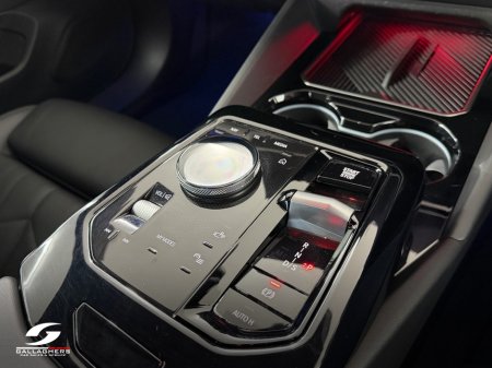 2024 BMW 5-Series - photo 30