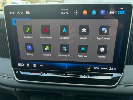 2025 Volkswagen Tiguan - photo 19