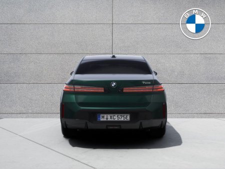 2027 BMW 7-Series - photo 8