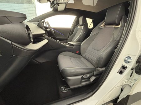 2025 Toyota C-HR - photo 6