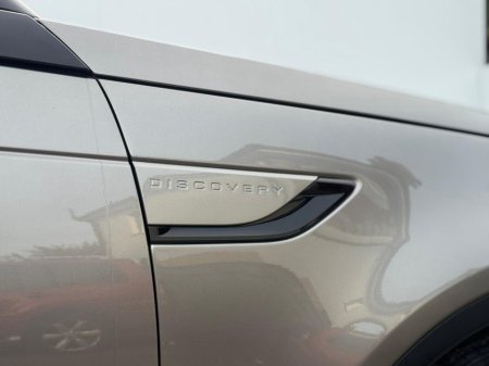 2022 Land Rover Discovery - photo 18